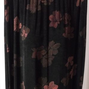 BLACK FLORAL SKIRT